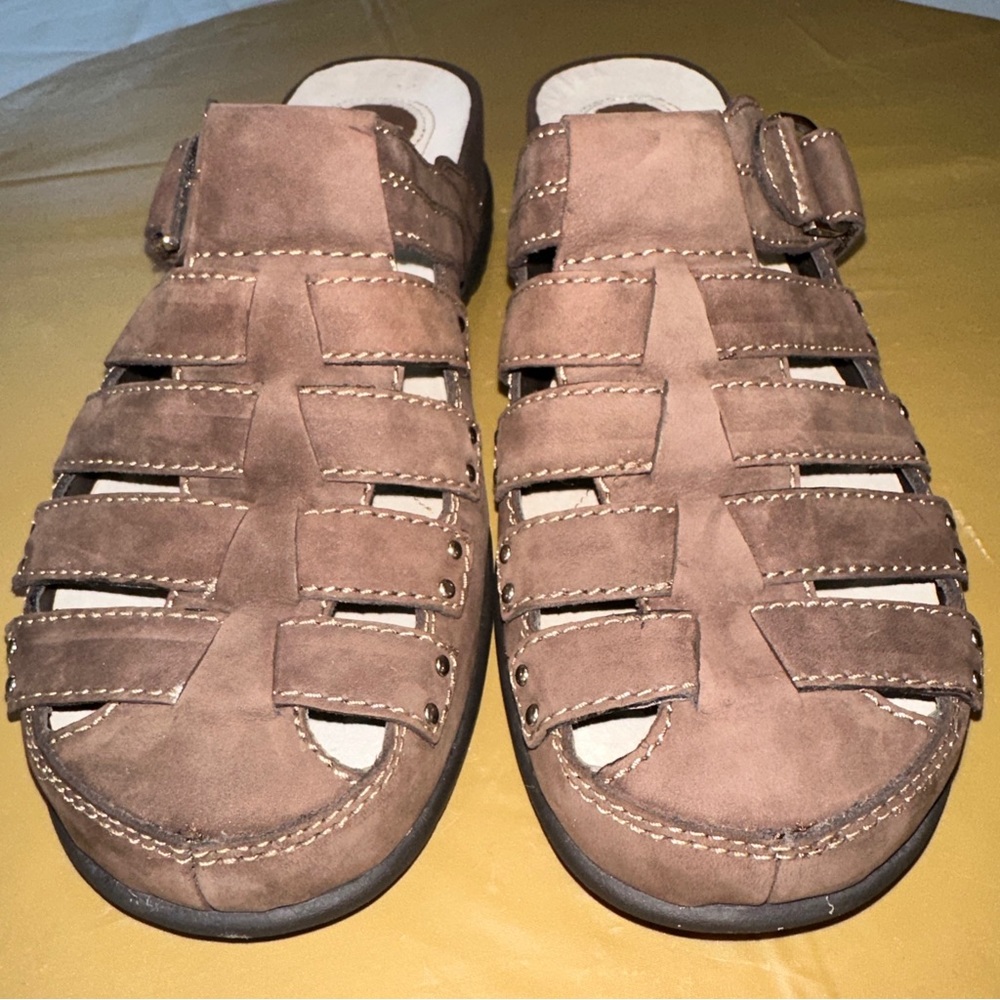 Women’s Bass “Safari” Brown Sandal NIB Slip On Sz 10M - Picture 4 of 9